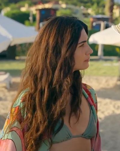 Tuba Büyüküstün seksi ifşa fotoğrafı 67599
