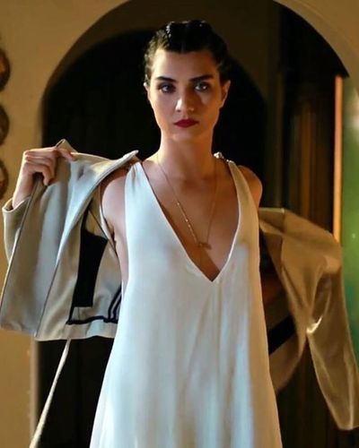 Tuba Büyüküstün seksi ifşa fotoğrafı 67562