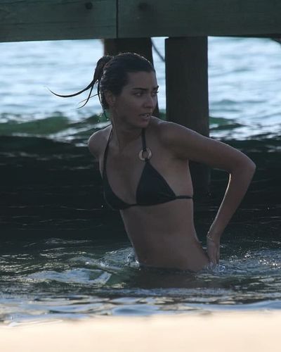 Tuba Büyüküstün seksi ifşa fotoğrafı 67525
