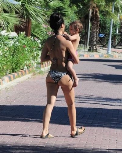 Tuba Büyüküstün seksi ifşa fotoğrafı 67518