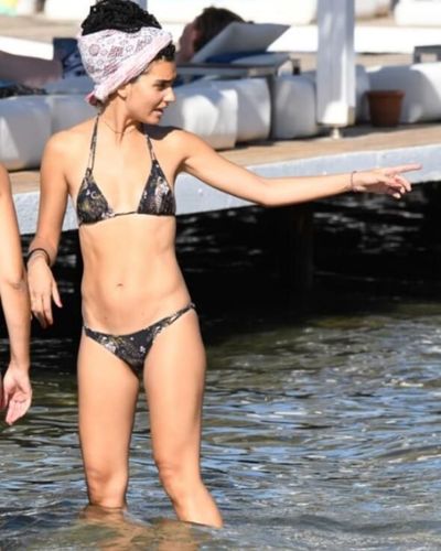 Tuba Büyüküstün seksi ifşa fotoğrafı 67512