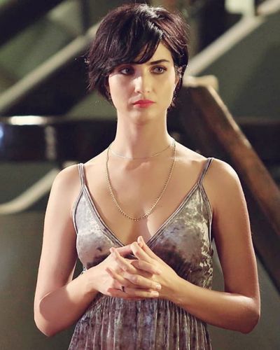 Tuba Büyüküstün seksi ifşa fotoğrafı 67485
