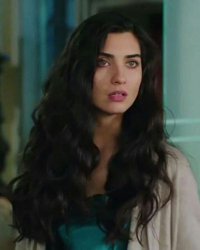 Tuba Büyüküstün seksi ifşa fotoğrafı 67481