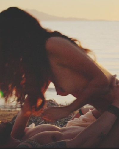 Tuba Büyüküstün seksi ifşa fotoğrafı 502