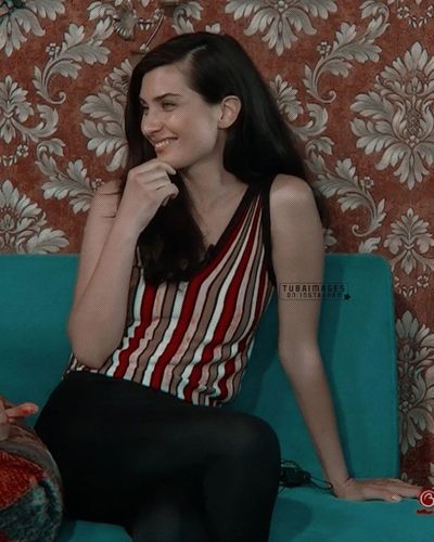 Tuba Büyüküstün seksi ifşa fotoğrafı 522
