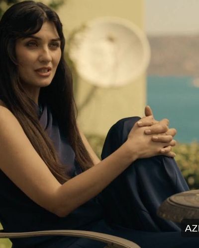 Tuba Büyüküstün seksi ifşa fotoğrafı 1 — Dehşet Bey (2025)