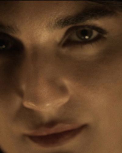 Tuba Büyüküstün seksi ifşa fotoğrafı 3 — Dehşet Bey (2025)