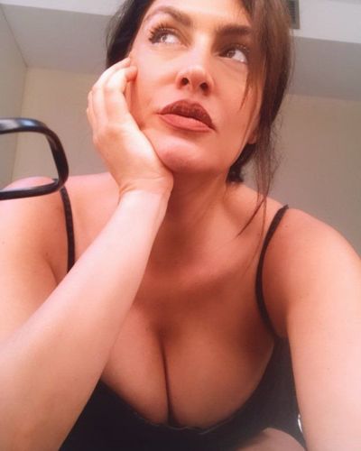 Tuğba Ekinci seksi ifşa fotoğrafı 33