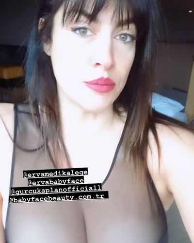 Tuğba Ekinci seksi ifşa fotoğrafı 39