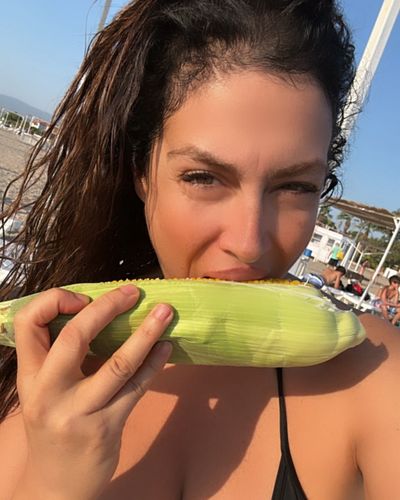 Tuğba Ekinci seksi ifşa fotoğrafı 86