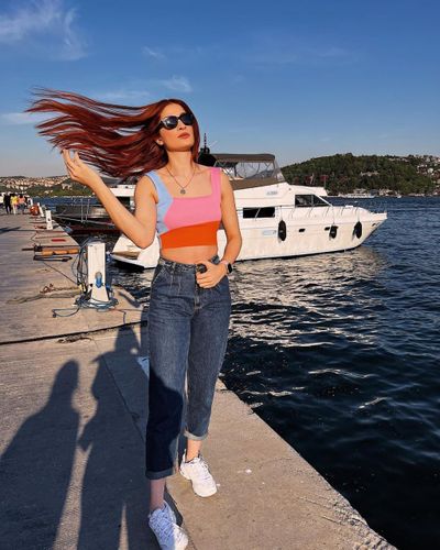 Tuğba Şenoğlu seksi ifşa fotoğrafı 10
