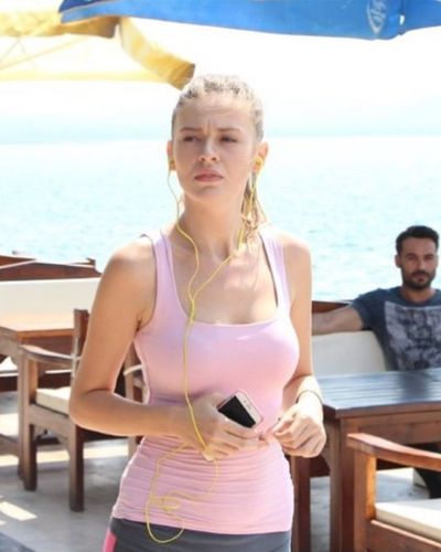 Tuğçe Kurşunoğlu seksi ifşa fotoğrafı 3