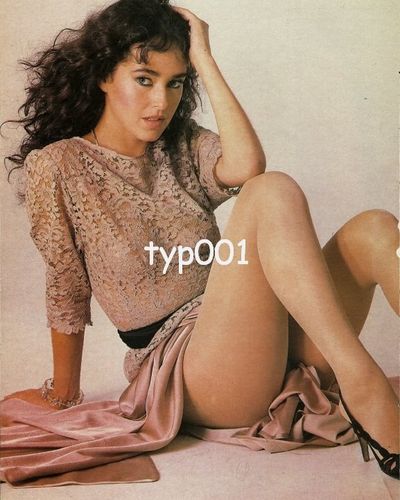 Yaprak Özdemiroğlu seksi ifşa fotoğrafı 7