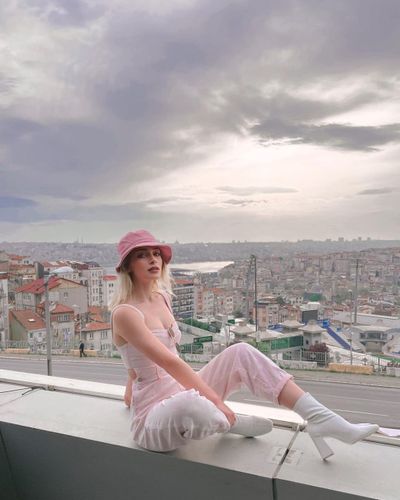 Yaren Alaca seksi ifşa fotoğrafı 32