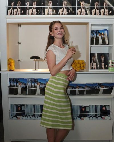 Yasemin Allen seksi ifşa fotoğrafı 18