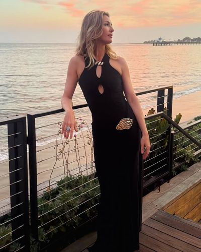 Yasemin Allen seksi ifşa fotoğrafı 23