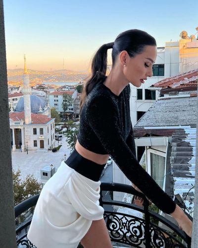 Yasemin Ergene seksi ifşa fotoğrafı 15