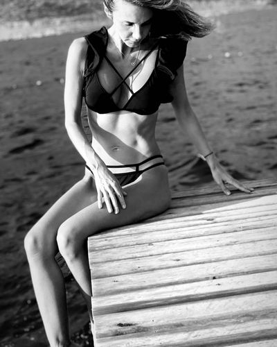 Yasemin Hadivent seksi ifşa fotoğrafı 5
