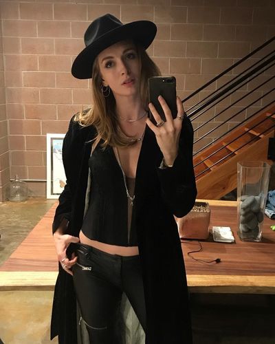 Yasemin Kay Allen seksi ifşa fotoğrafı 66682