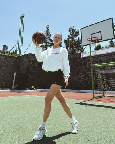 Yasemin Özilhan seksi ifşa fotoğrafı 106