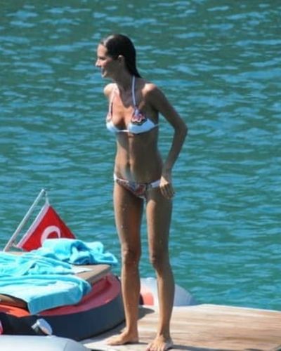 Yasemin Özilhan seksi ifşa fotoğrafı 273
