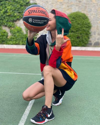 Yasemin Özilhan seksi ifşa fotoğrafı 346