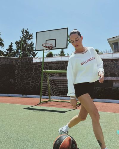 Yasemin Özilhan seksi ifşa fotoğrafı 88