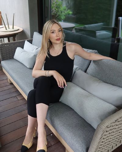 Yasmin Erbil seksi ifşa fotoğrafı 133
