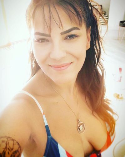 Yeşim Salkım seksi ifşa fotoğrafı 2