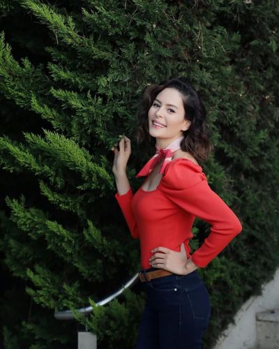 Yıldız Çağrı Atiksoy seksi ifşa fotoğrafı 100