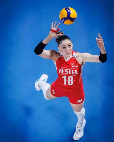 Zehra Güneş seksi ifşa fotoğrafı 22