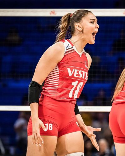 Zehra Güneş seksi ifşa fotoğrafı 27
