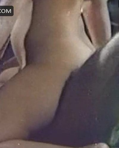 Zerrin Egeliler seksi ifşa fotoğrafı 7 — Çıldırtan Kadın (1979)