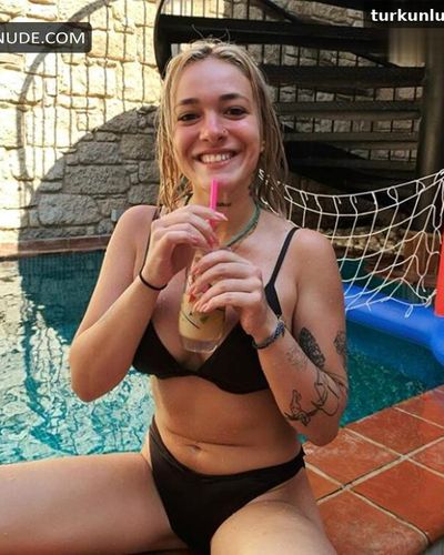 Zeynep Aleyna Şen seksi ifşa fotoğrafı 3 — Zeynep Aleyna Şen In A Sexy Bikini (2022)