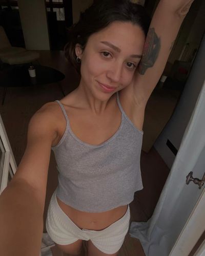Zeynep Bastık seksi ifşa fotoğrafı 16
