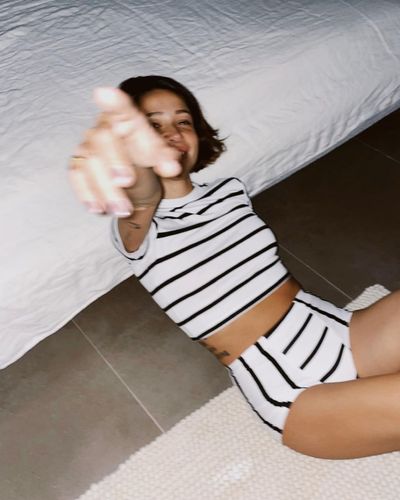 Zeynep Bastık seksi ifşa fotoğrafı 17812