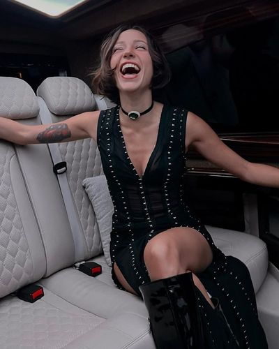 Zeynep Bastık seksi ifşa fotoğrafı 2