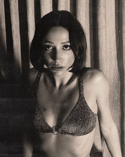 Zeynep Bastık seksi ifşa fotoğrafı 17689