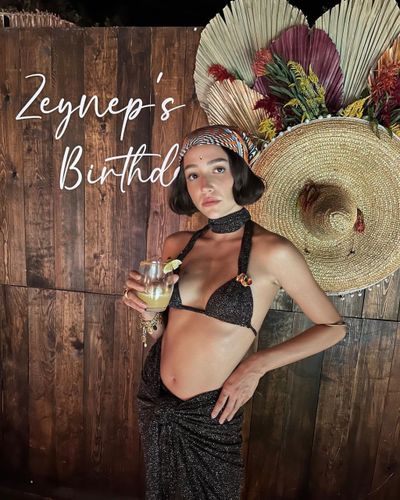Zeynep Bastık seksi ifşa fotoğrafı 17663