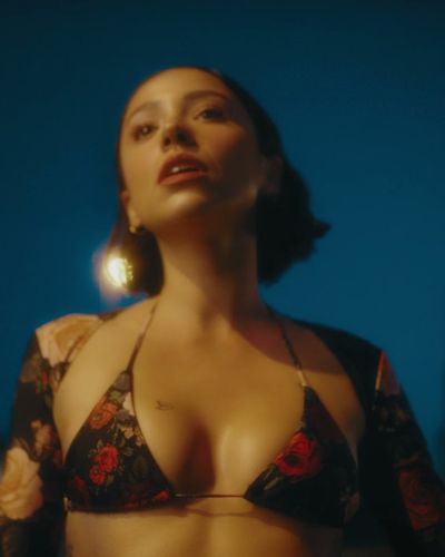 Zeynep Bastık seksi ifşa fotoğrafı 17631