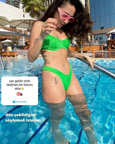 Zeynep Bastık seksi ifşa fotoğrafı 17571