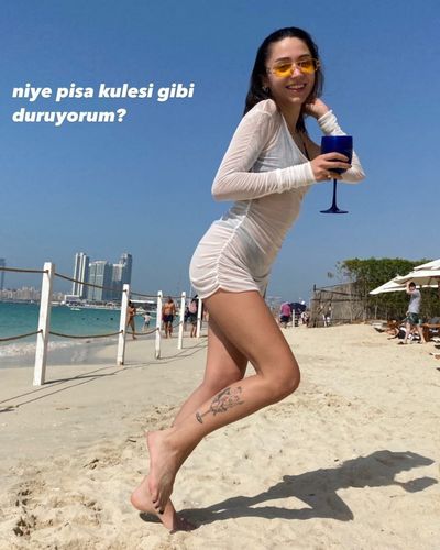 Zeynep Bastık seksi ifşa fotoğrafı 17558