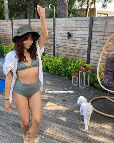 Zeynep Bastık seksi ifşa fotoğrafı 17530