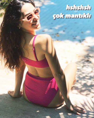 Zeynep Bastık seksi ifşa fotoğrafı 17520