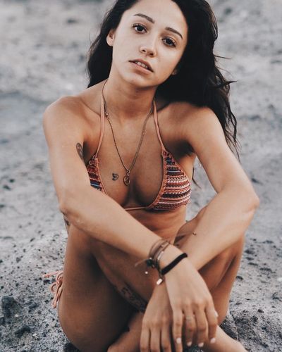 Zeynep Bastık seksi ifşa fotoğrafı 669