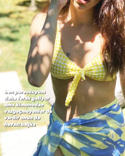 Zeynep Bastık seksi ifşa fotoğrafı 689
