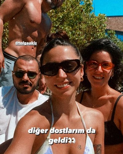 Zeynep Bastık seksi ifşa fotoğrafı 692