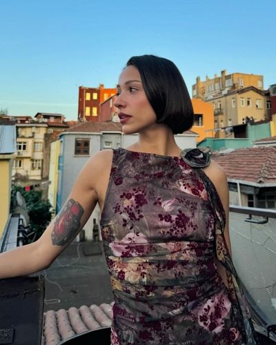 Zeynep Bastık seksi ifşa fotoğrafı 702