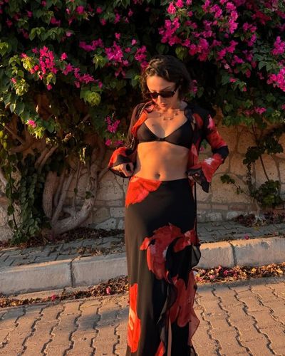 Zeynep Bastık seksi ifşa fotoğrafı 735