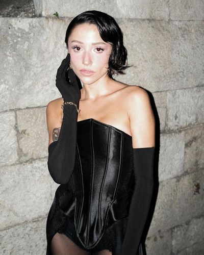 Zeynep Bastık seksi ifşa fotoğrafı 793